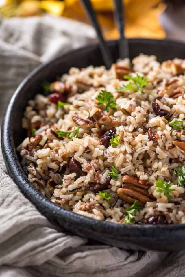 طرز تهیه قارچ پلو خوشمزه به ۳ روش؛ قارچ پلو با گوشت، مرغ و بدون گوشت