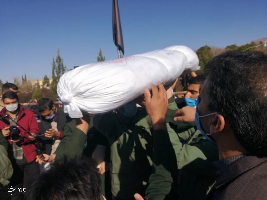 تشییع و تدفین پیکر دو شهید گمنام در زرند