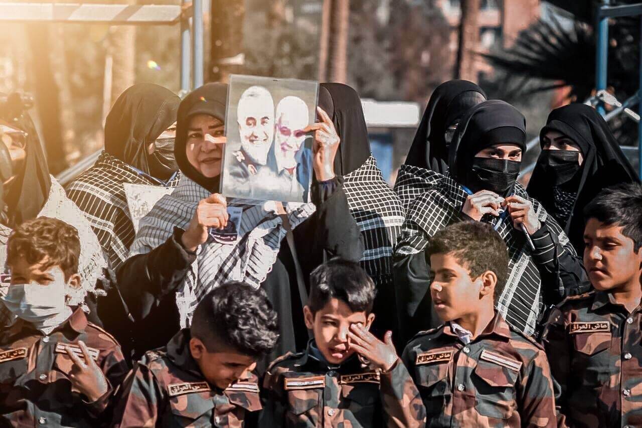  مراسم نوجوانان عراقی در گرامیداشت سالروز شهادت حاج قاسم و ابومهدی