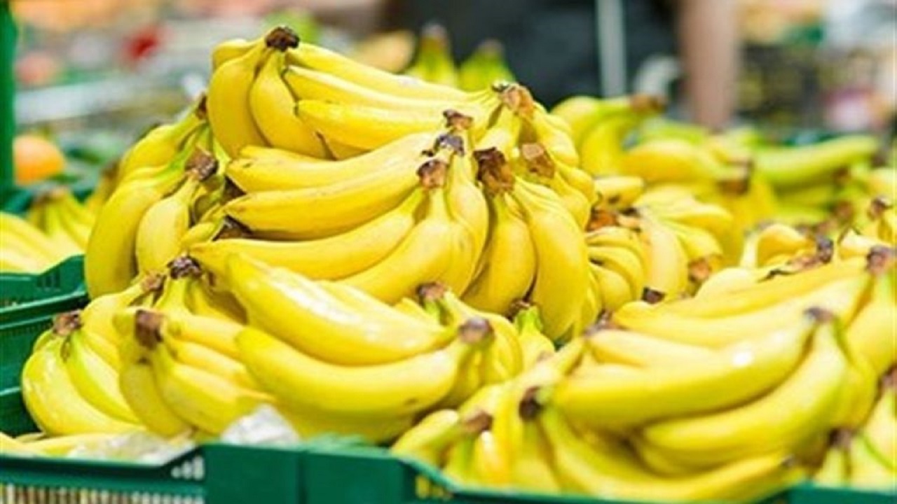 خاصیت سیب به مراتب بالاتر از موز است! /حاشیه‌هایی که در پیگیری علت گرانی موز عیان شد