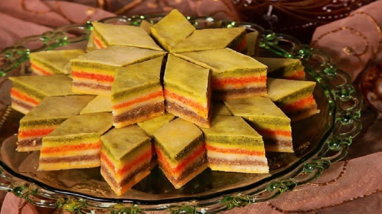 طرز تهیه باقلوا پرچمی قزوین و روش‌های نگهداری آن در منزل