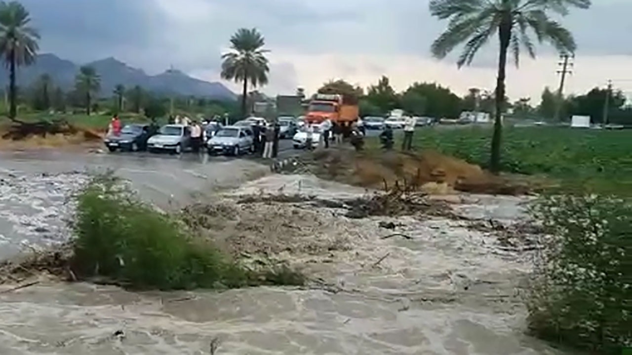 جاری شدن سیل در رودان + فیلم