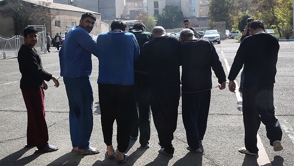 رسوم عجیب فیوج طایفه دزدان