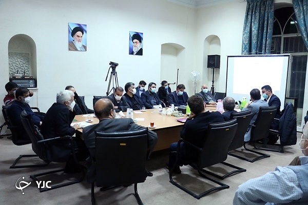 بررسی لزوم و نحوه واگذاری مالکیت دولتی استقلال و پرسپولیس با حضور کارشناسان