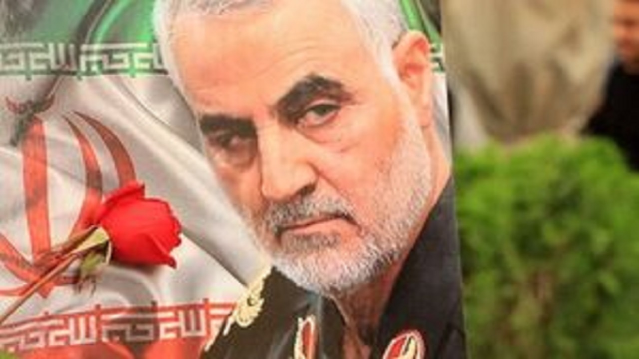 مکتب «حاج قاسم» را الگوی زندگی خود قرار دهیم
