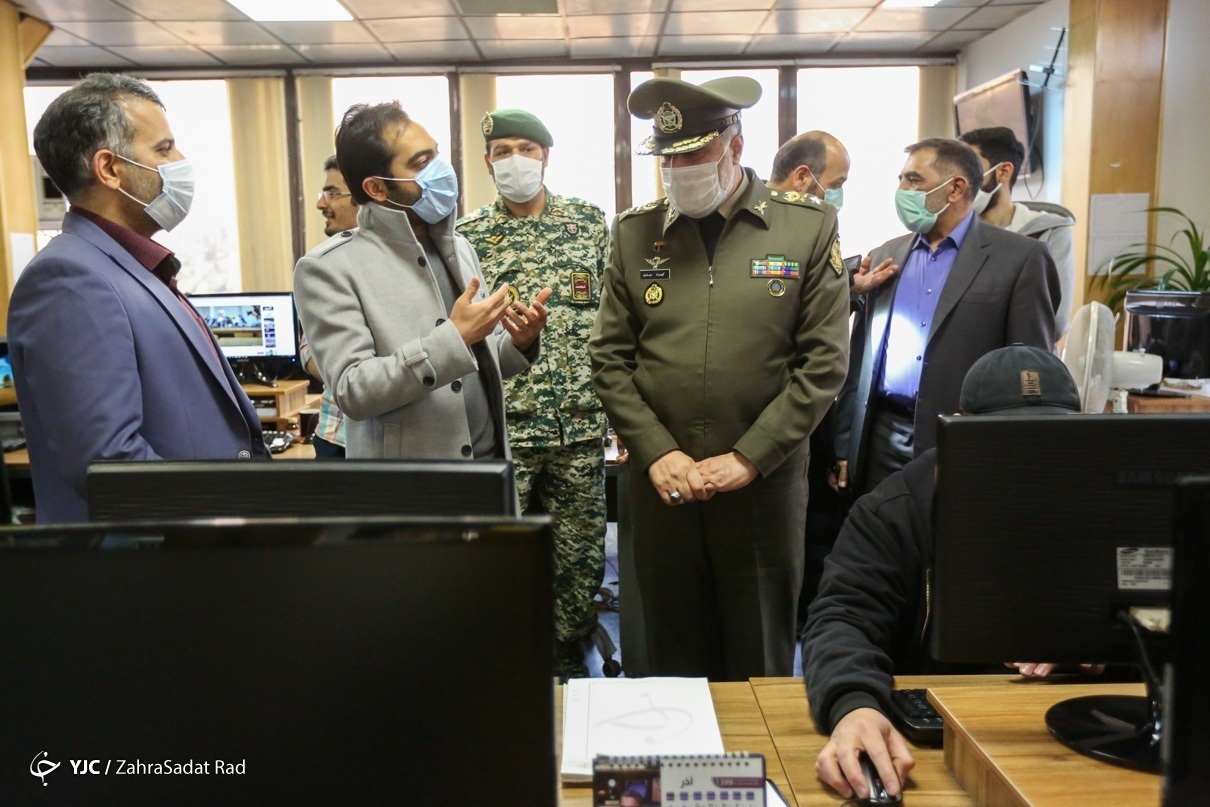 بازدید فرمانده نیروی زمینی ارتش جمهوری اسلامی ایران از باشگاه خبرنگاران جوان + تصاویر