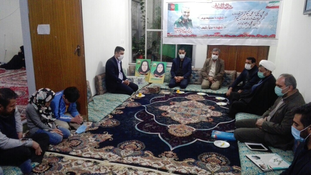 دیدار مسئولان کرمانی با خانواده معظم شهدای تشییع &laquo;سردار سلیمانی&raquo;