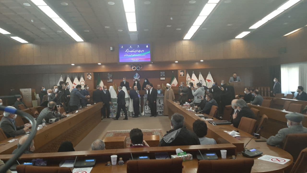 مراسم رونمایی از تندیس قهرمانان ورزش کشور برگزار شد