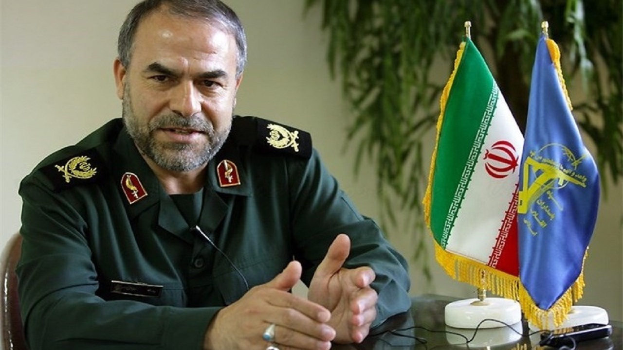شهید سلیمانی پرچم‌دار بصیرت است