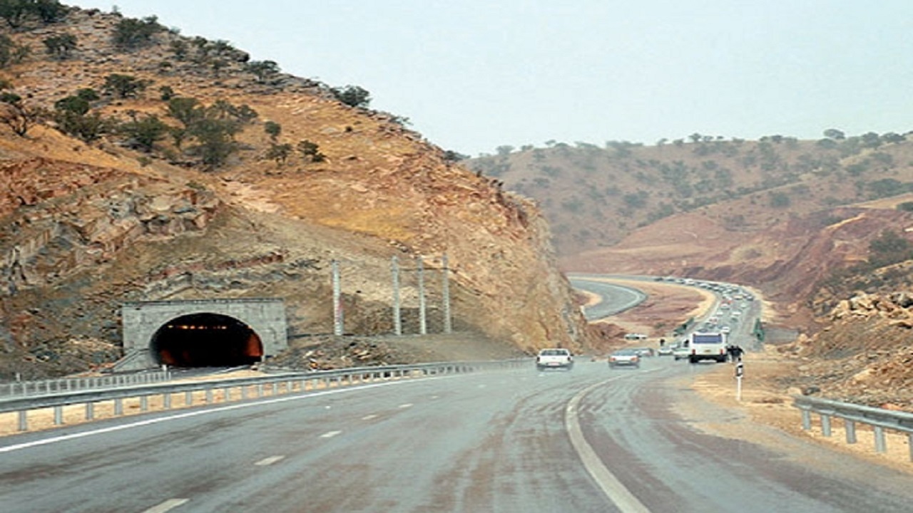 عوارض آزادراه خرم‌آباد – پل زال افزایش یافت