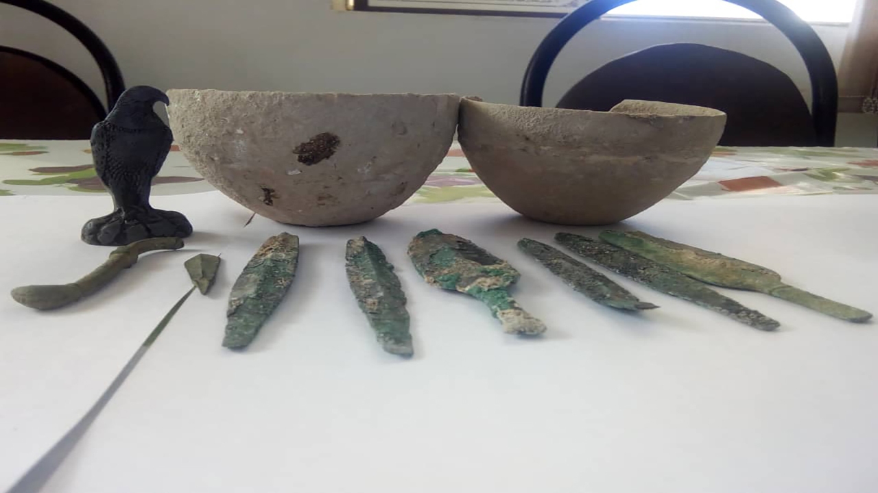 اهدای ۳۲ شی تاریخی به میراث کرمان
