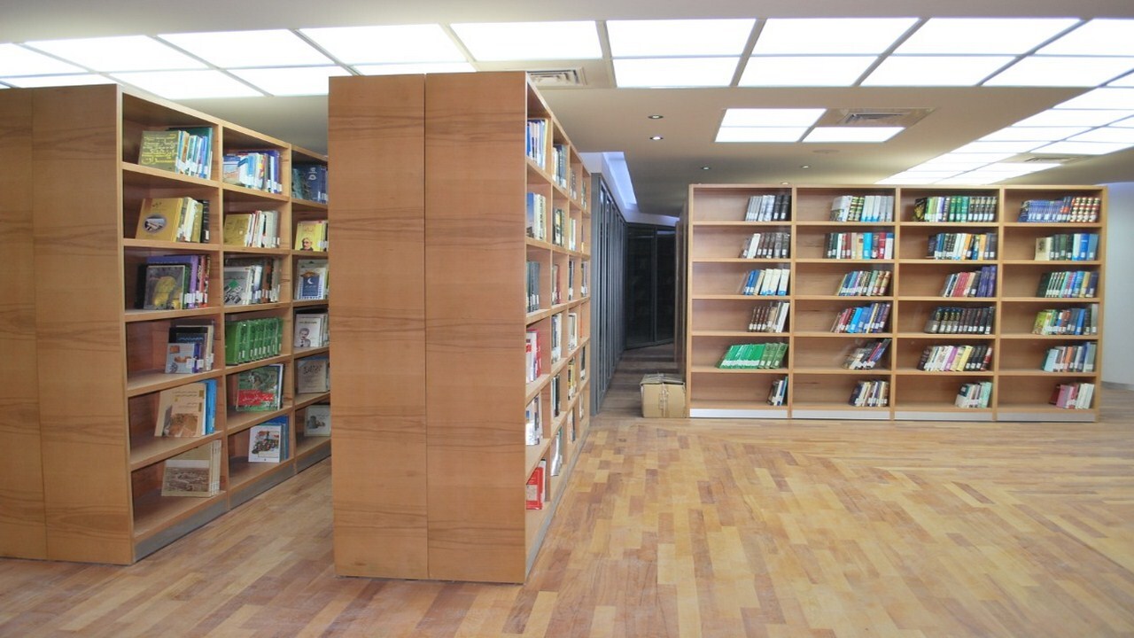 اهدای ۳۷۳ جلد کتاب به کتابخانه اداره کل میراث فرهنگی، گردشگری و صنایع دستی خراسان رضوی