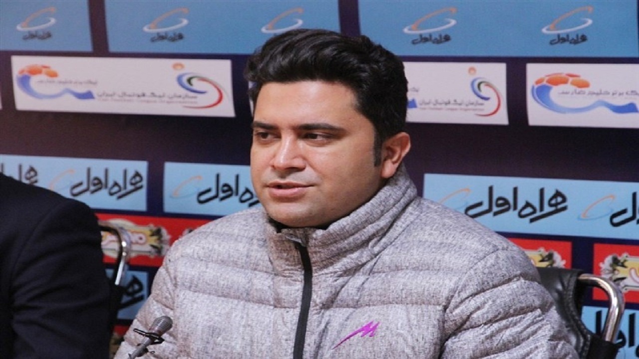 اخباری: دریافت ۳ گل بر خلاف جریان بازی سخت است