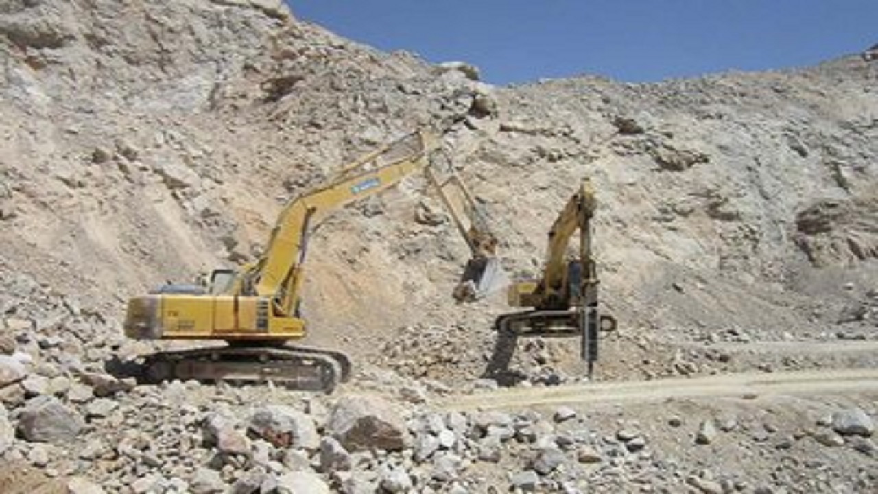 استخراج سالانه چهارمیلیون تن مواد معدنی در قم