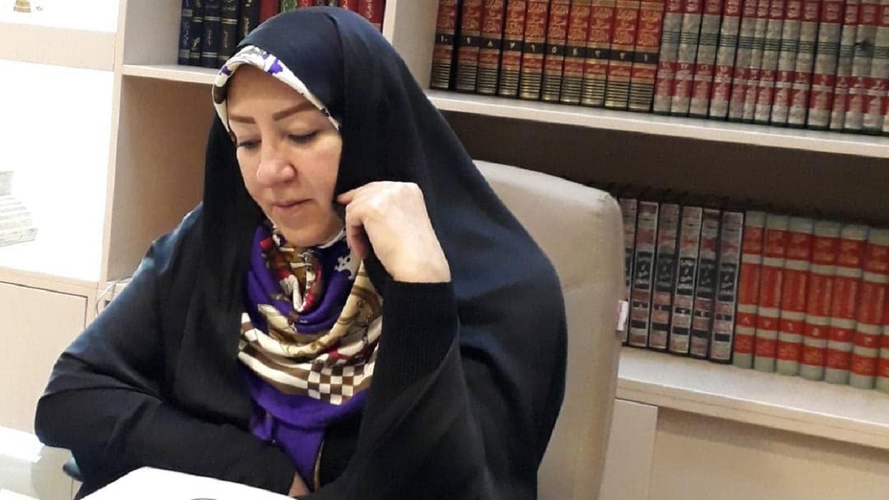 حضور زنان در جمع‌های مردانه فرمایشی و نمایشی است/ شهید بهشتی بر تشکیل احزاب زنانه تاکید داشت