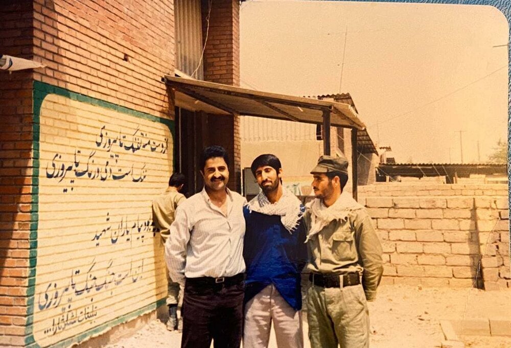 وقتی سردار سلیمانی پای شهید جمالی را بوسید!