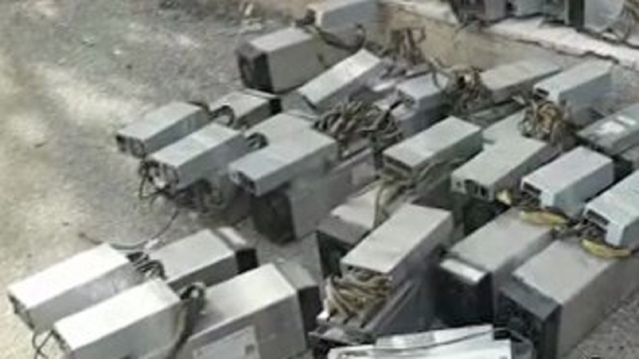 کشف ۲۵ دستگاه رمز ارز قاچاق در قم