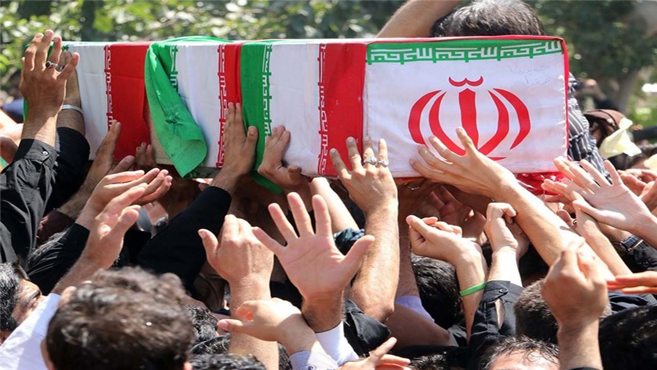 تشییع پیکر مرزبان شهید هرمزگانی در بندرعباس