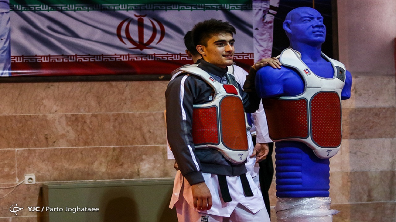 بخشی: از فدراسیون تکواندو درخواست دارم هوگو‌های لیگ را تعویض کند