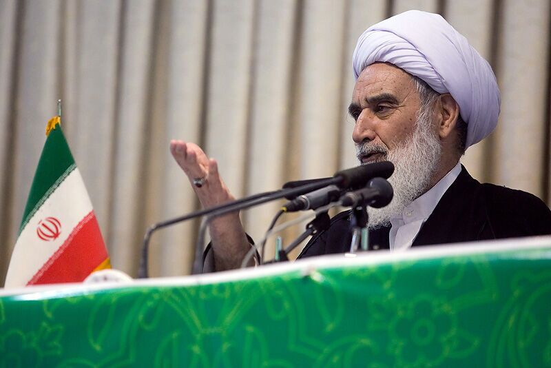 استقلال جمهوری اسلامی را مرهون ارزش‌های اسلامی و ولایت فقیه هستیم