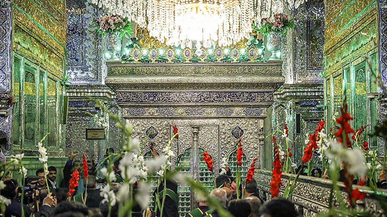 اعلام برنامه‌های میلاد حضرت زهرا (س) و دهه فجر در حرم شاهچراغ (ع)