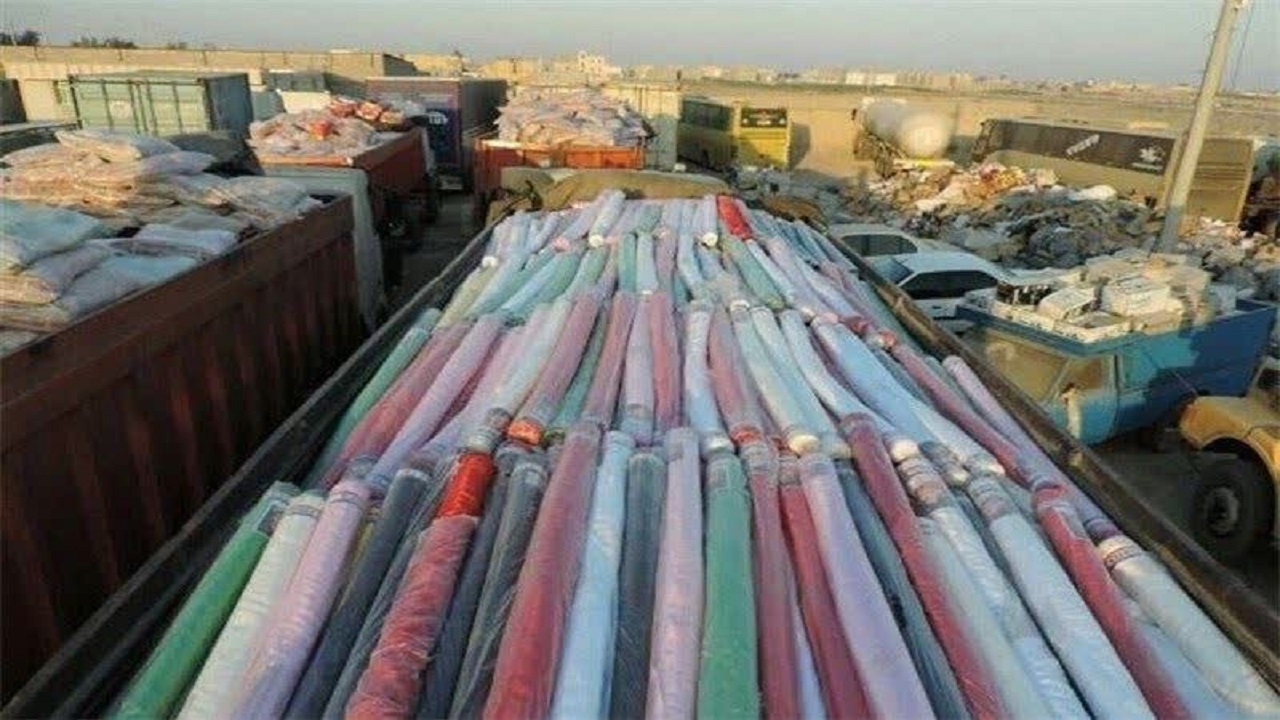 کشف انواع پارچه قاچاق در محور مواصلاتی گرمسار به قم