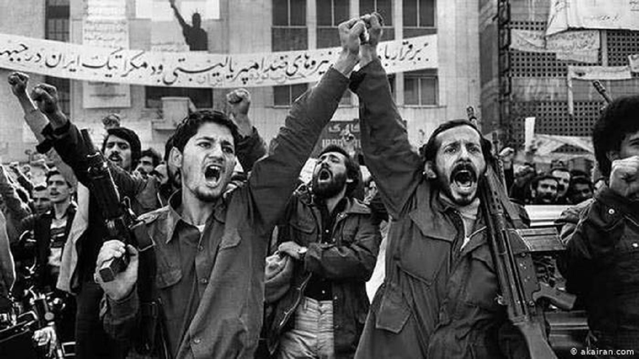 سرودی که به مناسبت پیوستن ارتش به ملت سروده شد