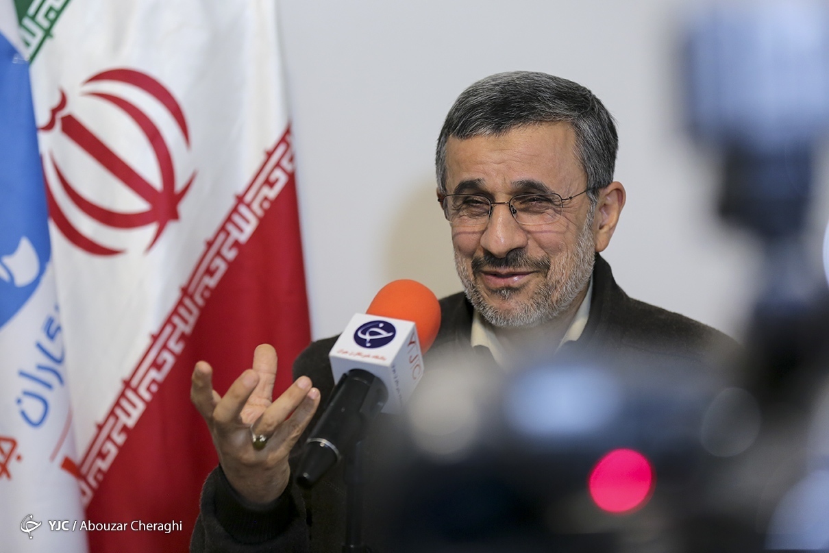 یک بچه دبیرستانی هم می دانست که نباید برجام را امضا کند/ شخص حسن روحانی پذیرفت که سانتریفیوژ آلوده وارد کرده است/ در این کشور هر اتفاقی افتاد انداختند گردن من, فقط مانده حمله مغول/ بوش پسر می خواست به ایران حمله کند؛ من با او مذاکره کردم