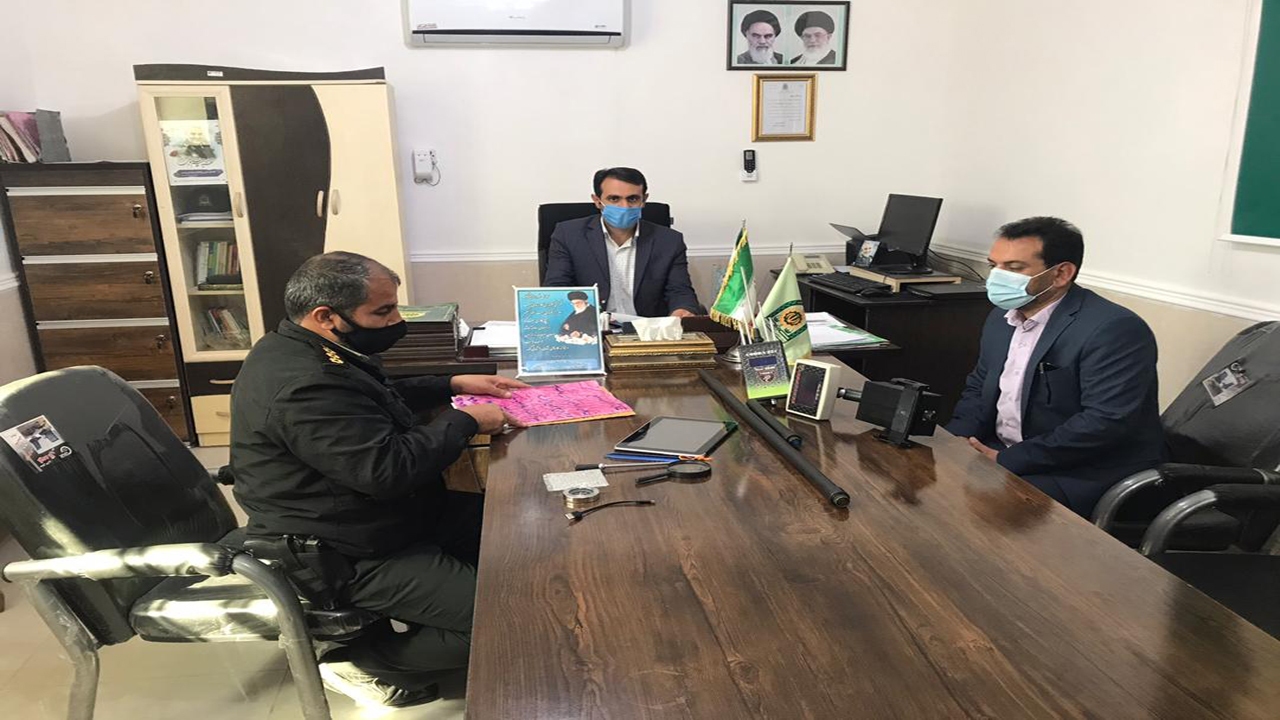 کشف ۲ دستگاه فلزیاب در  خنج