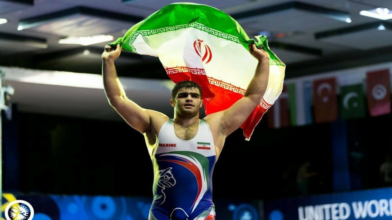 قهرمان کشتی فرنگی آسیا: برای وقت تلف کردن در اردوی تیم ملی نیستم/ به دنبال حضور در المپیک هستم
