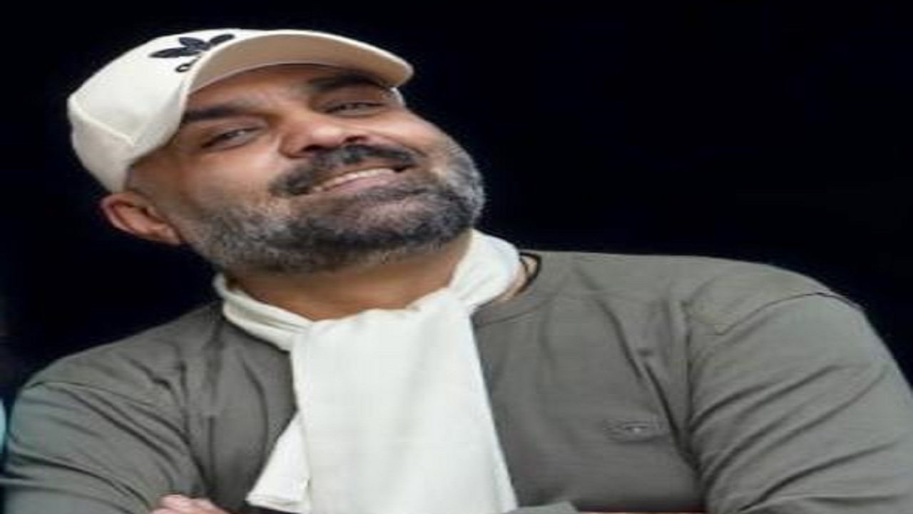 اکبری: برگزاری مجازی جشنواره تئاتر فجر، راه حل مقطعی است