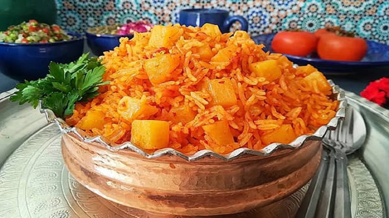 آموزش آشپزی؛ از رمز و راز&zwnj;های پخت قورمه سبزی جا افتاده و کتف و بال خوشمزه با سس ماست تا انواع دتاکس واتر برای سم زدایی بدن + تصاویر