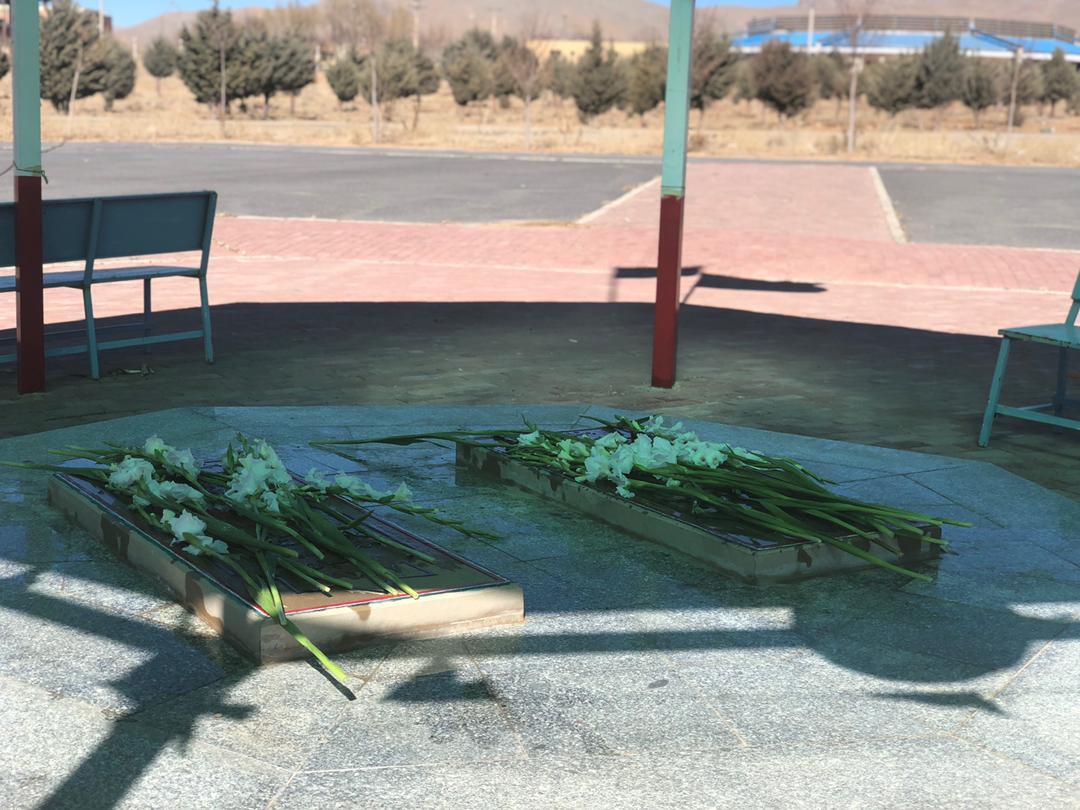 گلباران قبور مطهر شهدای گمنام به مناسبت آغاز دهه فجر