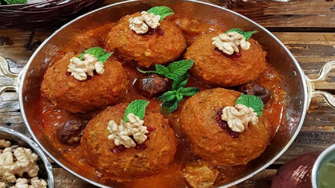 طرز تهیه کوفته تبریزی خوشمزه بدون گوشت (کوفته با سویا) + دستور سس کوفته