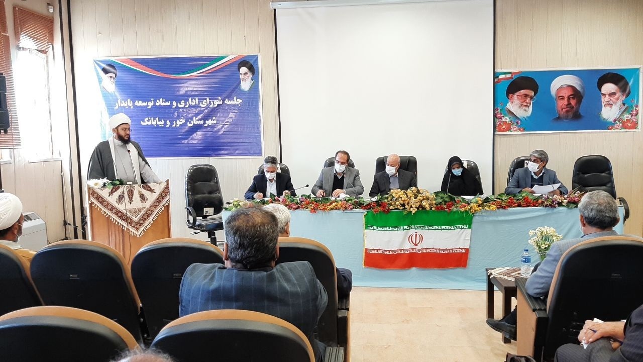 بزودی راه‌های ارتباطی خور و بیابانک به مرکز استان اصفهان ۲ بانده می‌شود