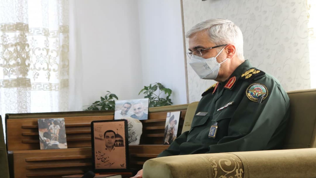 انگشتر سردار سلیمانی در دست سرلشکر باقری/ بازداشت یکی از مدیران جهاد کشاورزی جیرفت/حضور رئیس ستاد کل نیرو&zwnj;های مسلح در کنار مرقد سردار سلیمانی