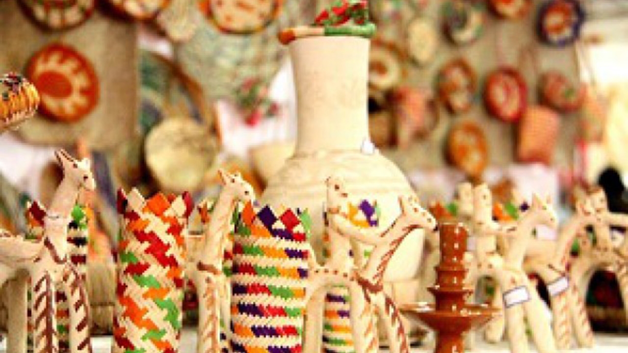 صدور ۴۲ مجوز برای صنعتگران صنایع‌دستی در فسا