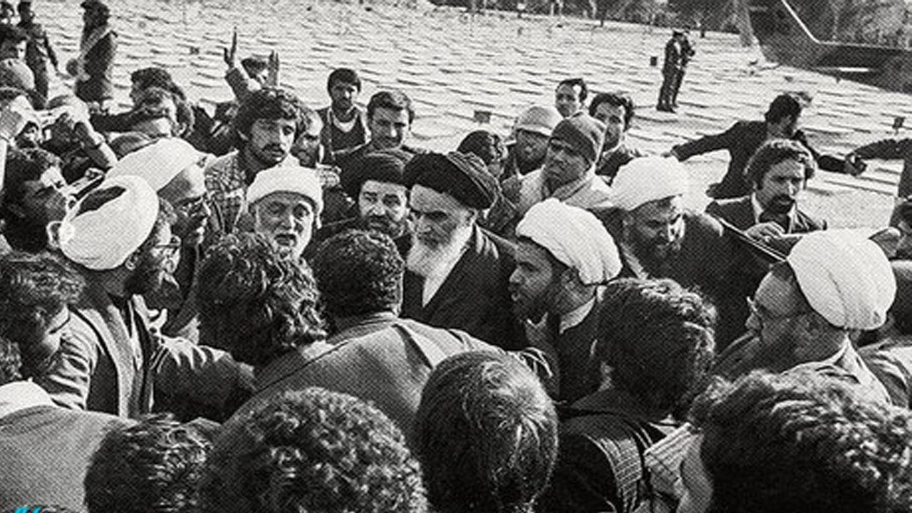 روایت متفاوت مرحوم حاج احمدخمینی از ورود امام به کشور
