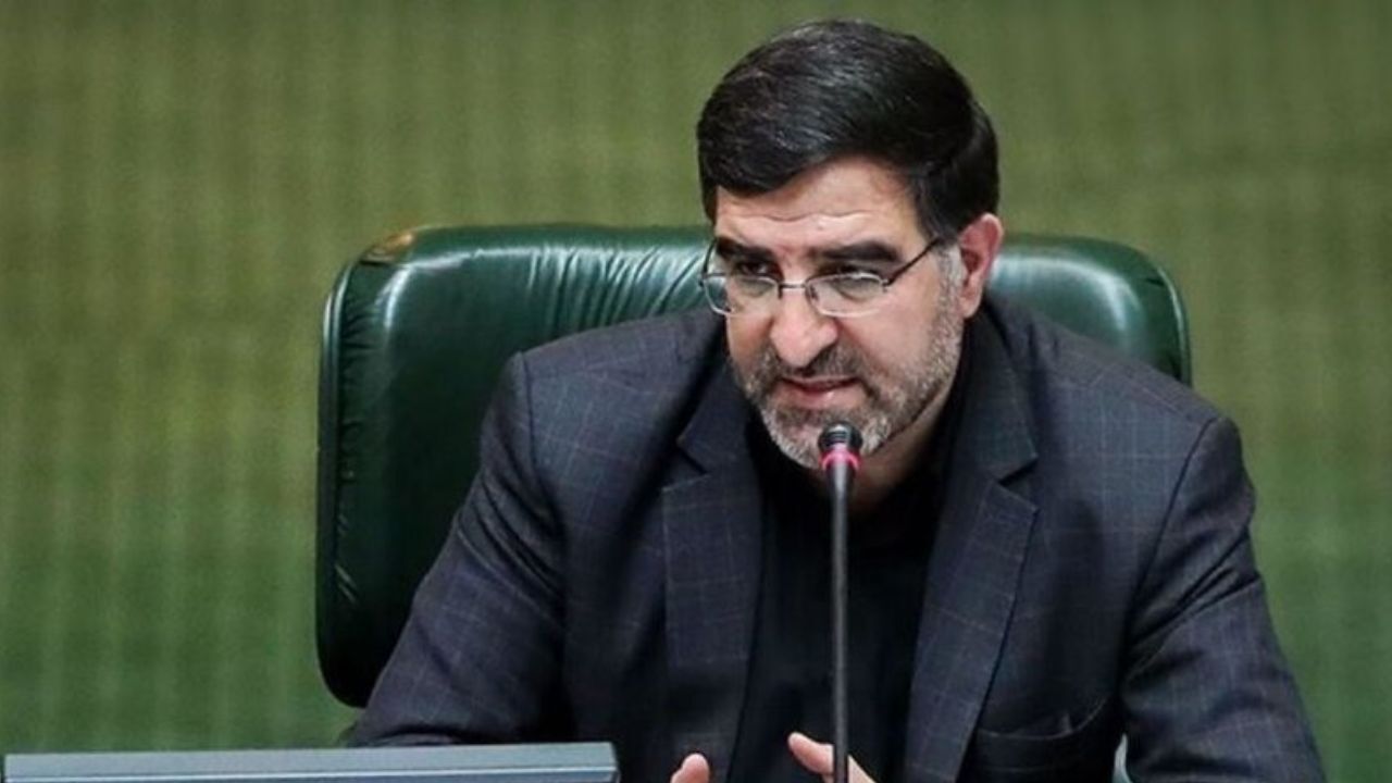 لایحه بودجه سیاسی نوشته شده است/ رانت ارز ۴۲۰۰ تومانی در جیب وابستگان مدیران اجرایی و سلبریتی‌ها رفته است