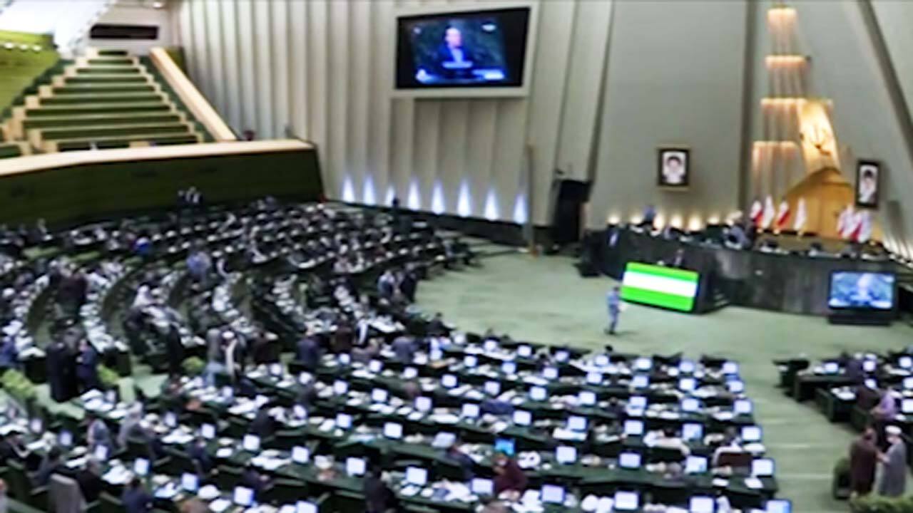پاسکاری لایحه بودجه ۱۴۰۰ بین مجلس و دولت + فیلم