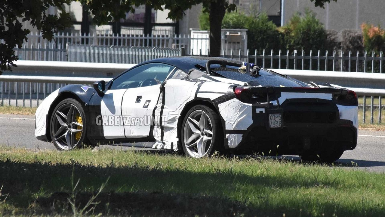 تصاویر جاسوسی و اطلاعات خودرو Ferrari V6 فاش شدند