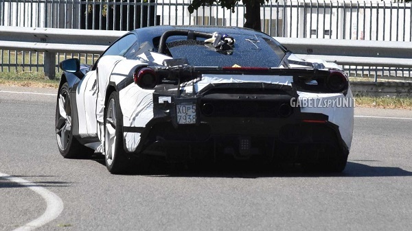 آزمایشی ترکیبی و جالب به روی خودرو Ferrari V6