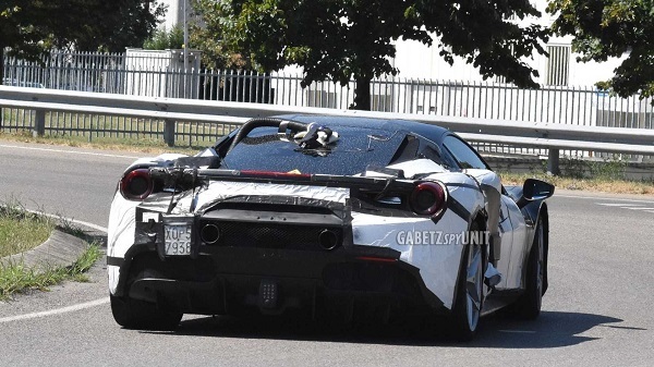 آزمایشی ترکیبی و جالب به روی خودرو Ferrari V6