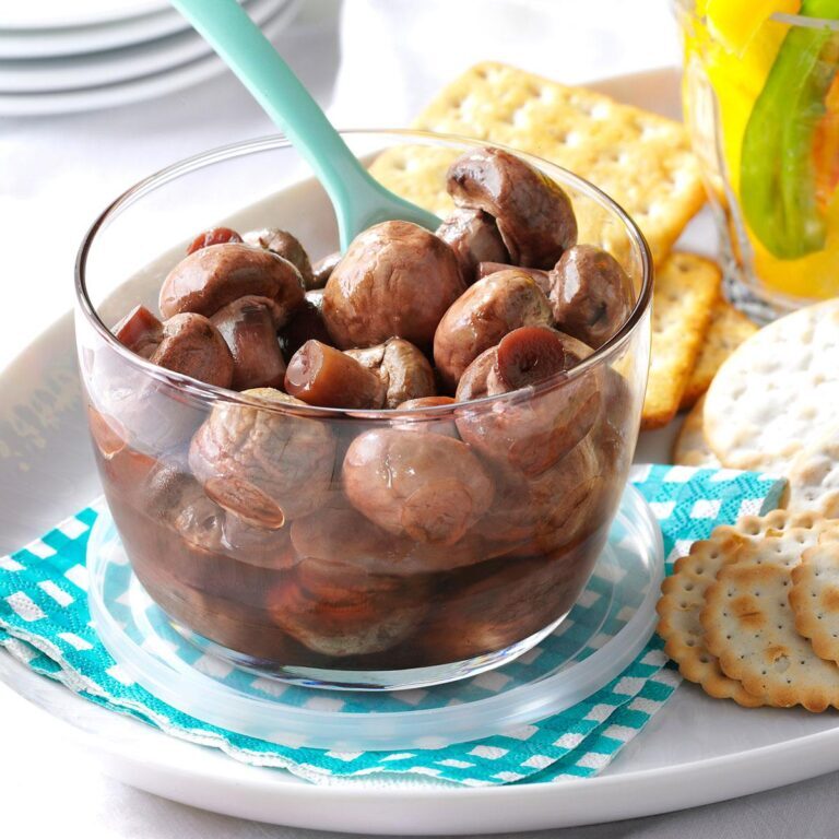 ۲ طرز تهیه ترشی قارچ درسته با رب انار یا رب گوجه + فوت و فن ترشی قارچ