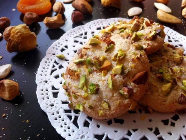 طرز تهیه شیرینی قرابیه آردی به روش اصیل ترکیه&zwnj;ای + فوت و فن ها