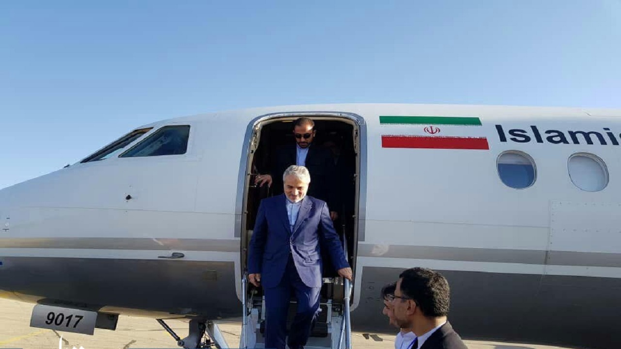 رئیس سازمان برنامه و بودجه کشور وارد کردستان شد