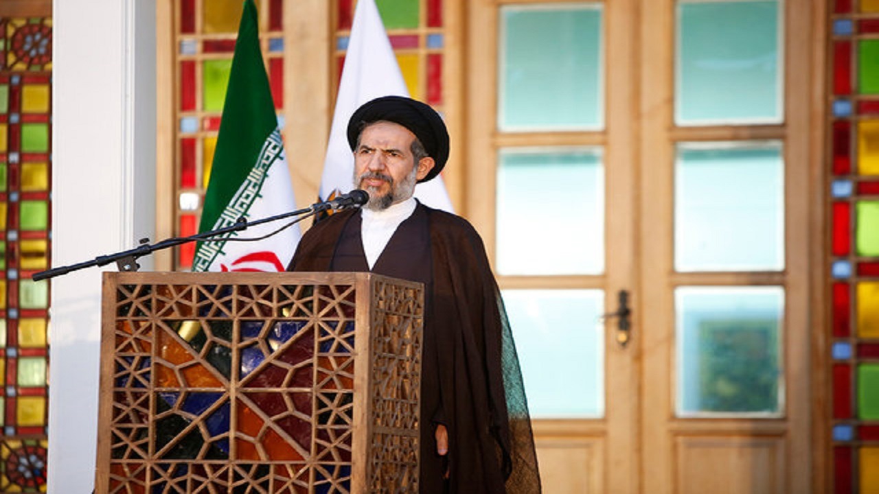 هر نگاهی که خانواده را در معرض خطر قرار دهد، حرام است