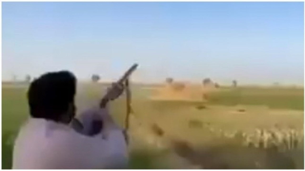 بدشانسی شکارچی پرندگان سوژه رسانه‌ها شد
