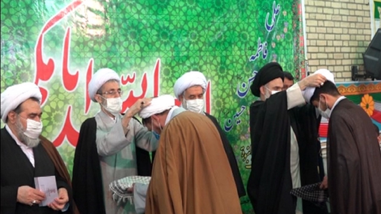 جمعی از طلاب غیر ایرانی در قم معمم شدند
