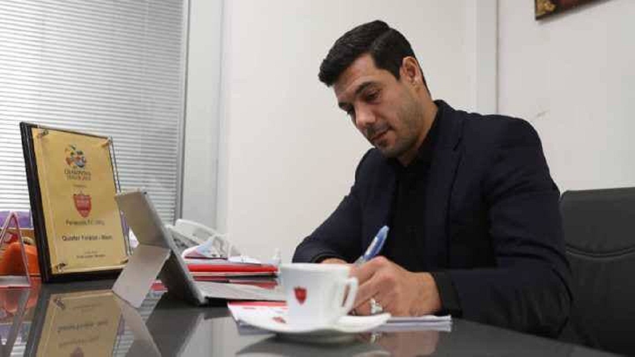 شکوری: به احترام انصاریان مقابل تراکتور پیراهن مشکی می‌پوشیم